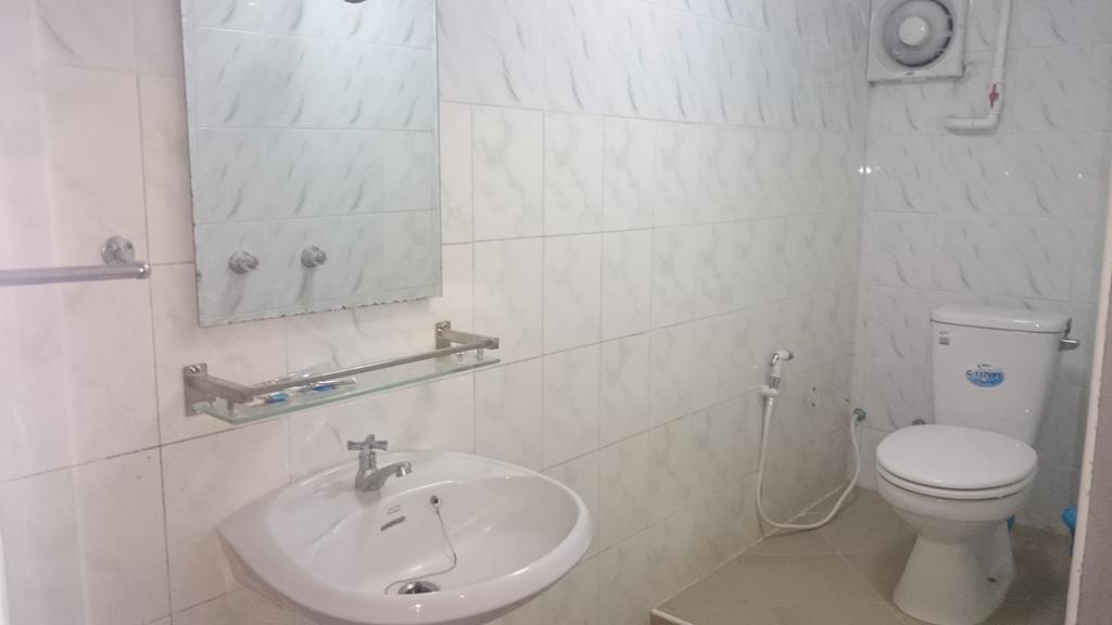 Silver Moon Hotel Rangun Zewnętrze zdjęcie